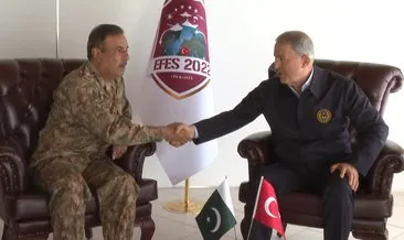 Bakan Akar, Pakistan Genelkurmay Başkanı Raza ile görüştü