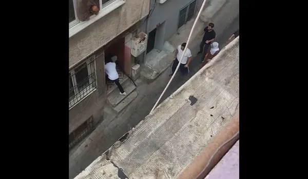 yer-beyoglu-enistesinin-dukkaninda-fon-cektirip-para-vermek-istemeyince-dehseti-yasadi-9-kisi-tas-ve-sopalarla-1786434115570.jpg