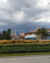 Trump’ın malikanesine silahla girmeye çalıştı