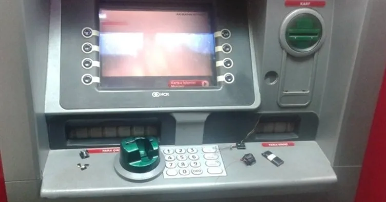 ATM cihazındaki tuzağı fark etti dolandırılmaktan kurtuldu