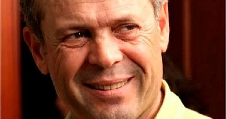 Ünlü yönetmen evinde öldürüldü