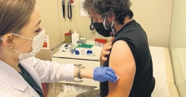 Fettah Can aşı gönüllüsü oldu