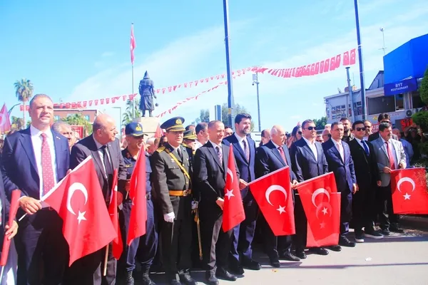 tarsusta-cumhuriyet-yuruyusune-yogun-ilgi-1761674166900.jpg