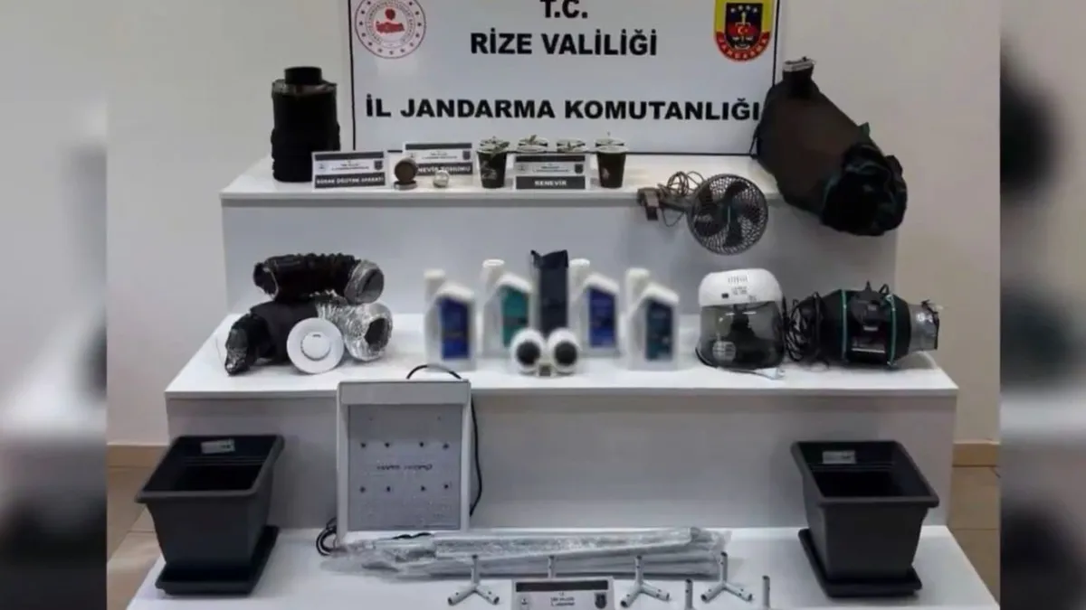 Jandarma ekiplerinin uyuşturucu operasyonunda şüphelileri gözaltına alması
