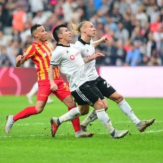 Beşiktaş'ta flaş karar! O isimle yollar ayrılıyor