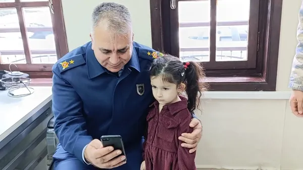 minik-asel-asker-babasini-ozledi-tuggeneral-devreye-girdi-1766841930397.jpg