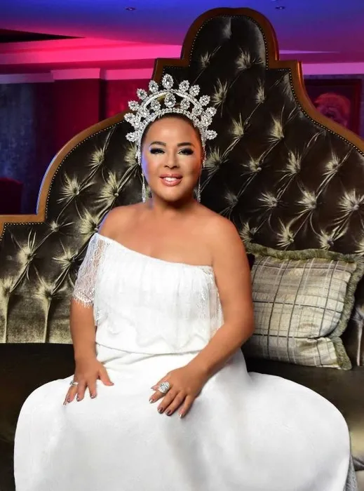 Safiye Soyman ilk sahneye çıktığı anları paylaştı! Gençlik haline beğeni yağdı...