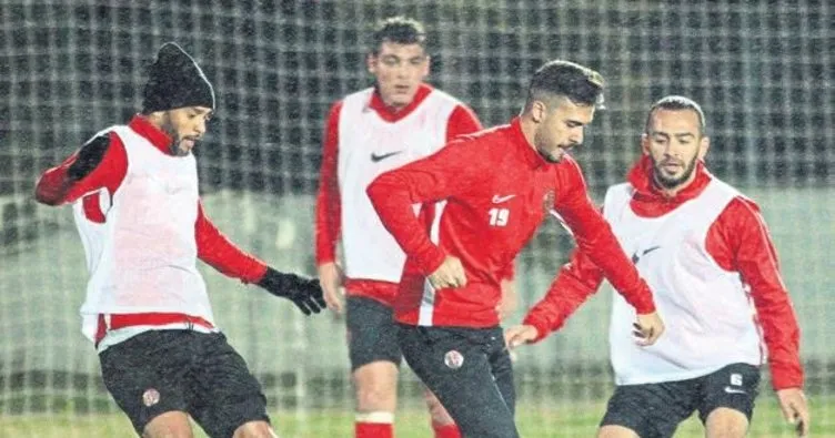 Akrep evde üzgün dışarıda gülüyor Akdeniz Haberleri
