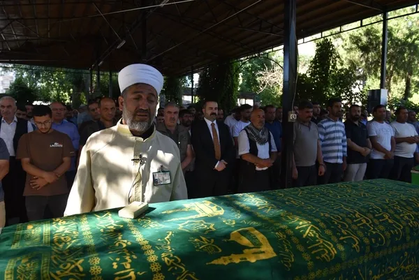 karamandaki-kazada-hayatini-kaybeden-3-kardes-yan-yana-defnedildi-1781723410066.jpg