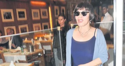 Minik Serçe süzüldü