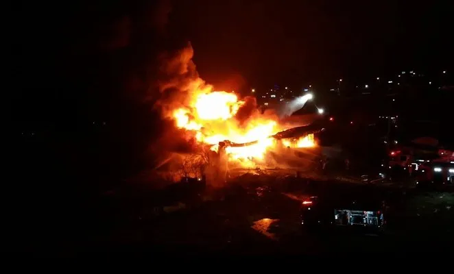 Arnavutköy’de korkutan fabrika yangını