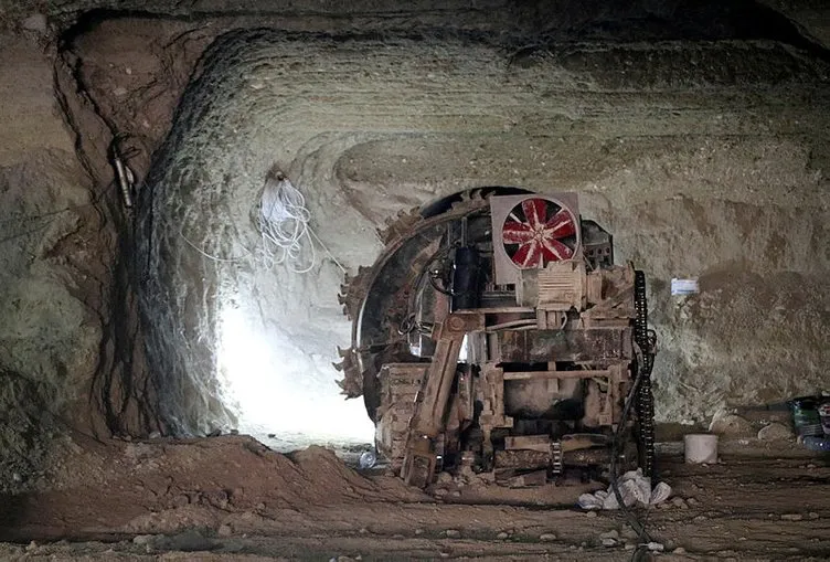 Teröristlerin Afrin merkezindeki tünellerini görüntüledi