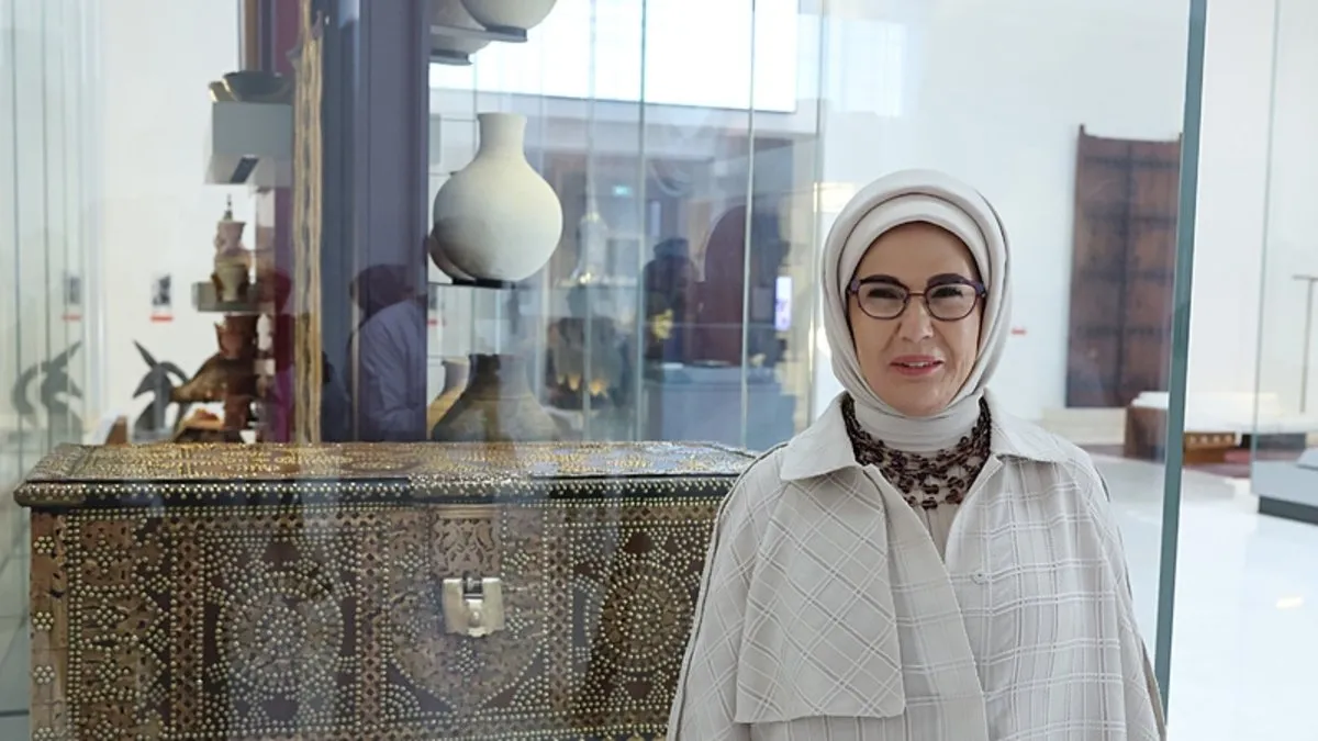 Emine Erdoğan, Umman’daki Ulusal Müze’yi ziyaret etti Emine Erdoğan, Umman’daki Ulusal Müze’yi ziyaret etti