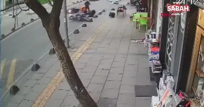Bağcılar’da iki motosikletli kurye böyle çarpıştı! Kaza anı kamerada | Video
