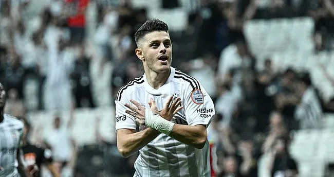 Beşiktaş kadrosunu transferlerle güçlendiriyor! 7’si yabancı 9 isim… Beşiktaş kadrosunu transferlerle güçlendiriyor! 7’si yabancı 9 isim…