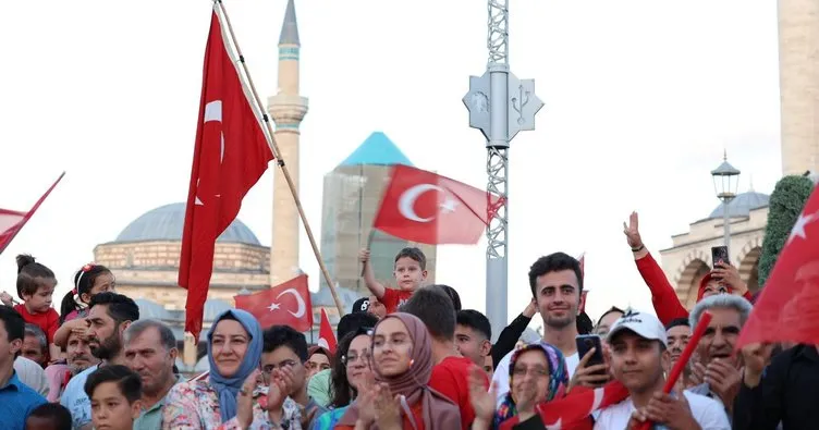 15 Temmuz anma etkinlikleri kapsamında binlerce kişi Mevlânâ Meydanı’nda buluştu