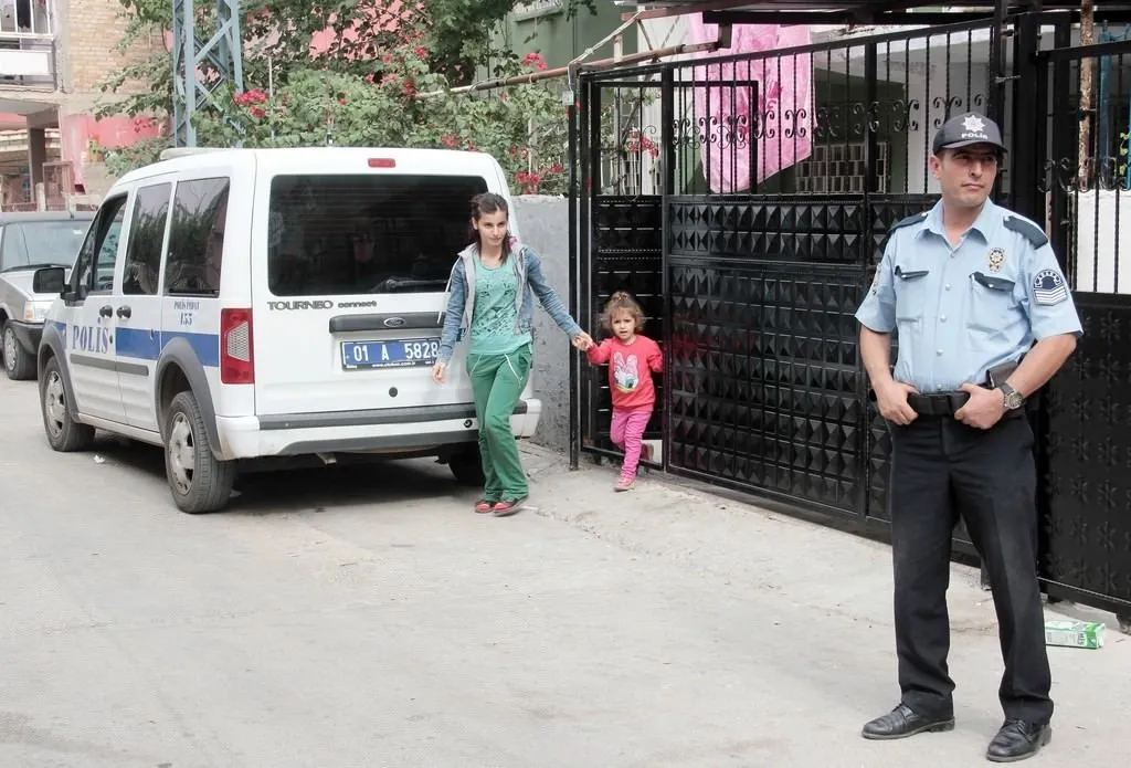 Anne ve kızına 24 saat koruma FotoHaber Yaşam