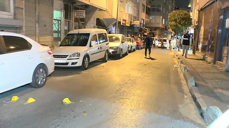 Bağcılar’da dehşet anları: Sokak ortasında silahlı saldırı! 1 ölü, 1 yaralı