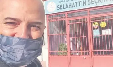 Babasının okulunu ziyaret etti