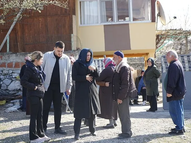 yasli-kadini-altinlari-icin-bicaklayip-yaktilar-o-ilimizde-vahset-1741955575600.jpeg
