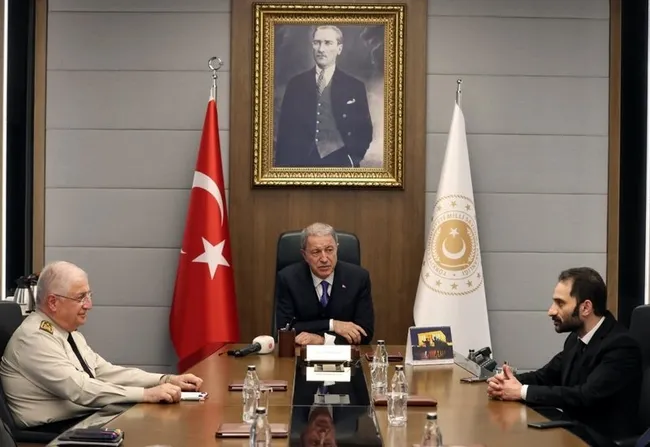 son-dakika-bakan-hulusi-akardan-oyuncu-burak-haktanira-tebrik-1667316194203.jpg