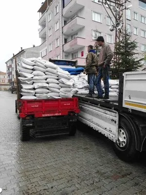 Çamoluk’ta organik tarım faaliyetleri için organik gübre dağıtımı yapıldı