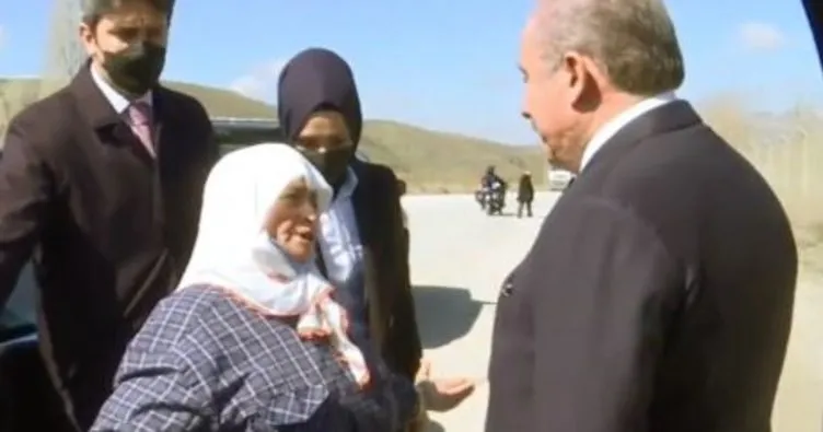 TBMM Başkanı Mustafa Şentop makam aracını durduran kadınla sohbet etti