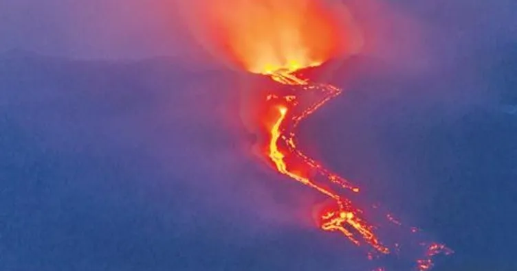 Etna Yanardağı patladı