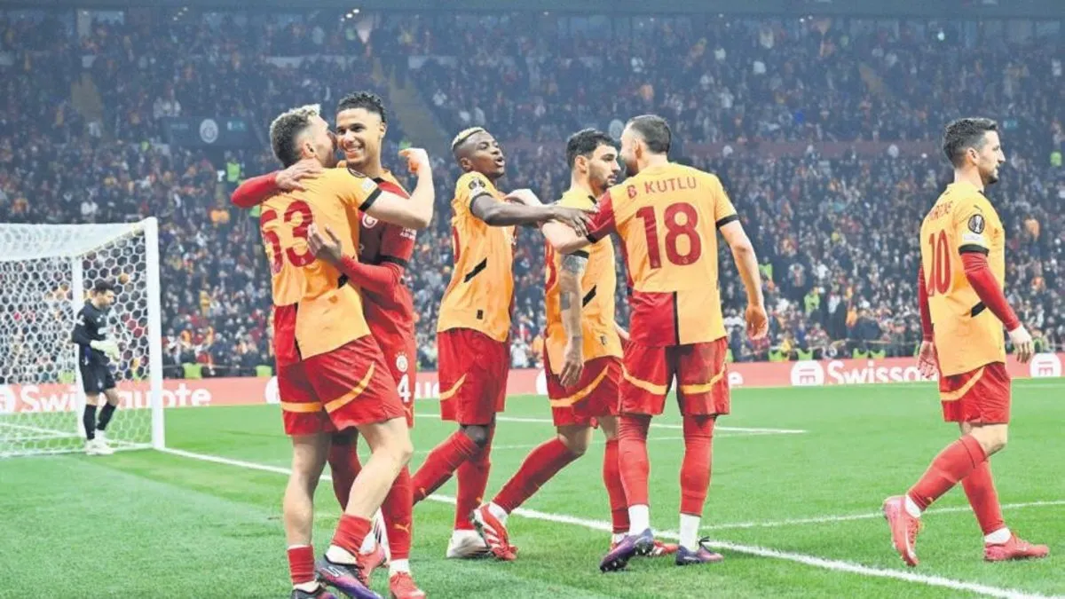 Aslan beyaz sayfa için Rams Park’ta