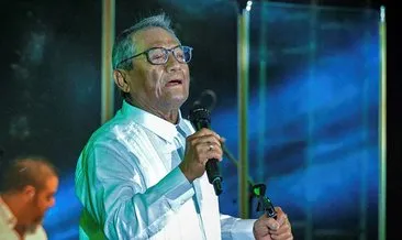 Meksikalı ünlü şarkıcı Manzanero corona virüs nedeniyle hayatını kaybetti
