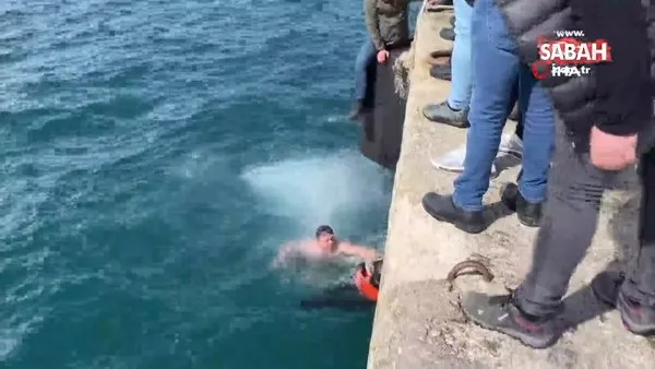 İskelede yürüyen kadın dengesini kaybedip denize düştü! Boğulmaktan deniz polisi kurtardı | Video