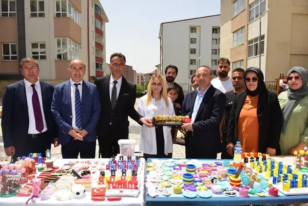 ardahan-halk-egitim-merkezi-yil-sonu-sergisine-buyuk-ilgi-1654414949941.jpg