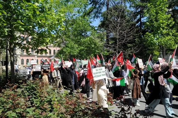 ak-parti-istanbul-genclik-kollari-ve-universite-ogrencileri-filistine-destek-icin-yurudu-1715086511016.jpg