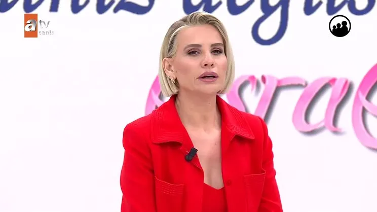 Türkiye Esra Erol’daki bu olayı konuşuyor! Sahte mehdinin yanındaki oğluna kavuştu, gözyaşları sel oldu!