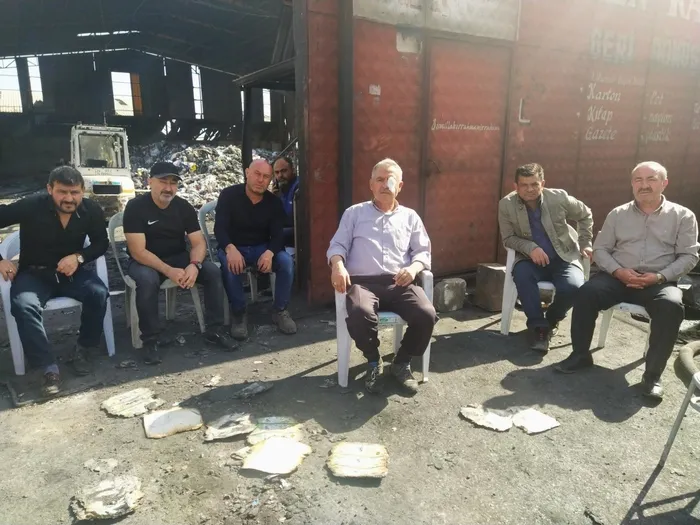 Büyük yangında mağdur olan hurdacılar sitesi esnafı konuştu: İtfaiyeler 45 dakika sonra geldi