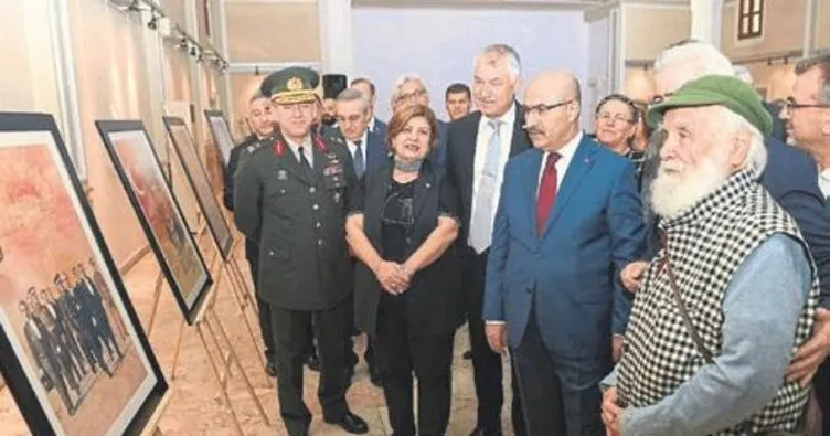 Vali Demirtaş ‘Atatürk Portreleri Sergisi’ni gezdi