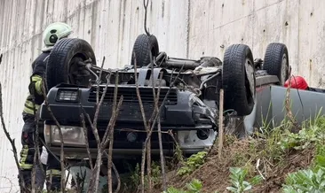 Bartın'da feci kaza! Otomobil, kayganlaşan yolda istinat duvarını aşarak düştü; 1 yaralı #bartin