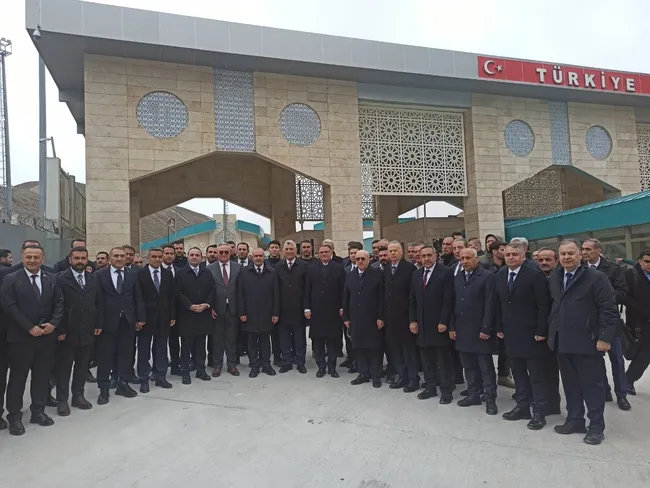 bakan-bolat-irana-acilan-kapilarda-sorun-yok-1775166293871.jpg Bakan Bolat:
