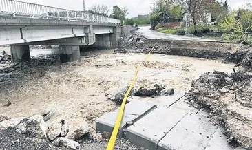 Dereler taştı köprüler yıkıldı