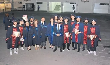 Eğitim fakültesinde mezuniyet heyecanı