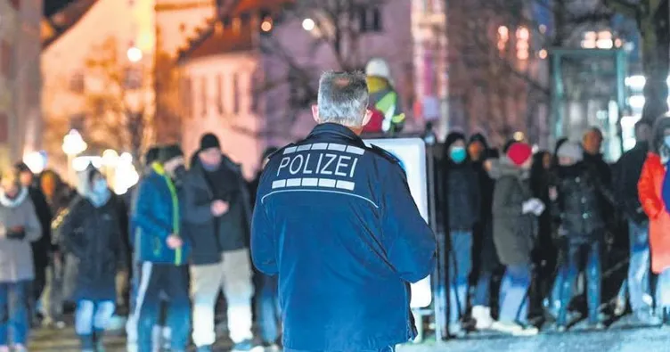 Faşistlere polis kalkanı