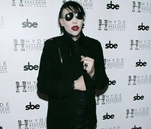 Marilyn Manson kendi yüzüyle ekranda