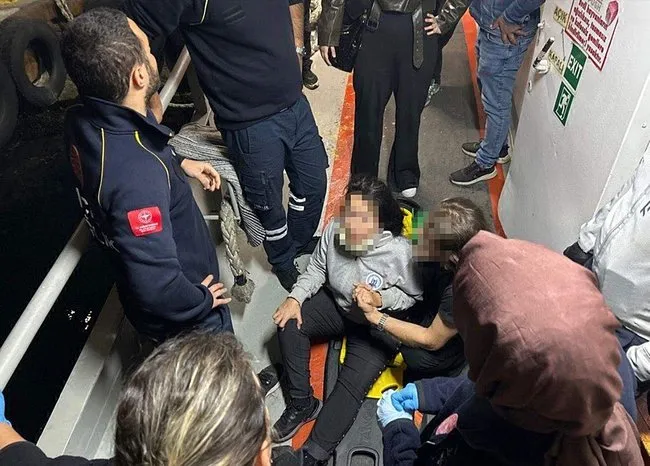 İstanbul Boğazı’nda korku dolu dakikalar! Yolcu vapuru, yük gemisi ile çarpıştı: O anlar kamerada