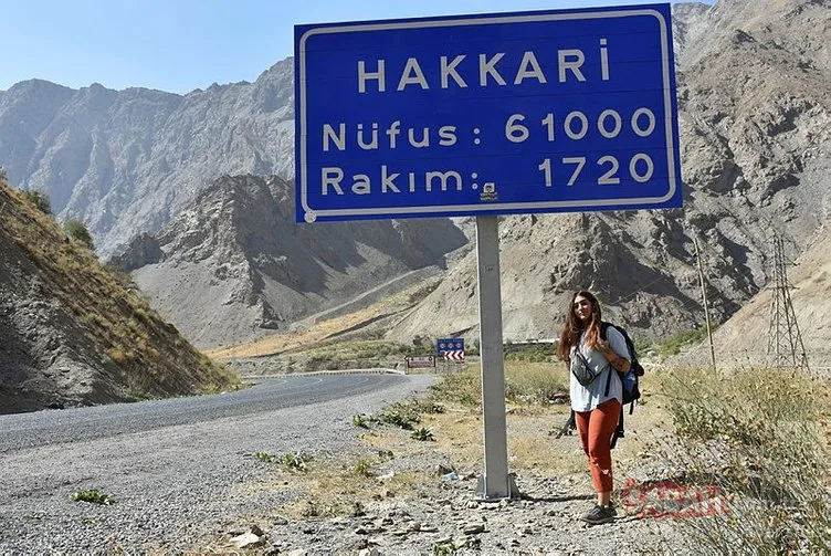 Üniversiteli Dilara Özkan, hayalini Hakkari’de tamamladı... Türkiye’yi otostopla gezdi!