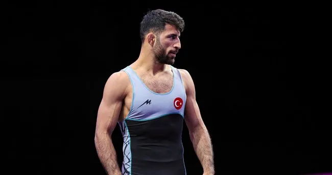 Milli güreşçi Murat Fırat altın madalya kazandı!