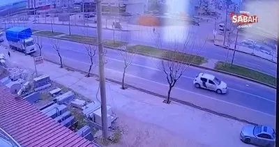Otomobilin çocuklara çarpma anı güvenlik kamerasına yansıdı | Video