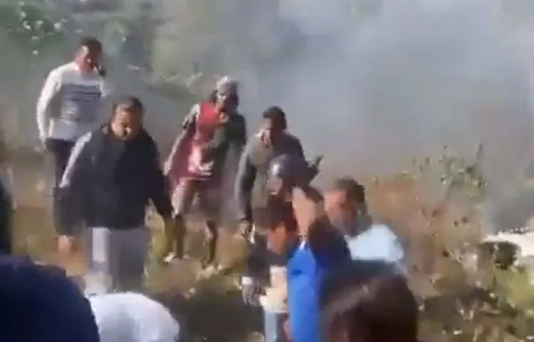 Son dakika: Nepal'de yolcu uçağı düştü: Onlarca ölü var! İşte ilk görüntüler!