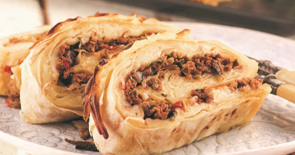 Lahmacun Böreği Tarifi Tarifi BöreklerÇörekler ve Poğaçalar Sofra