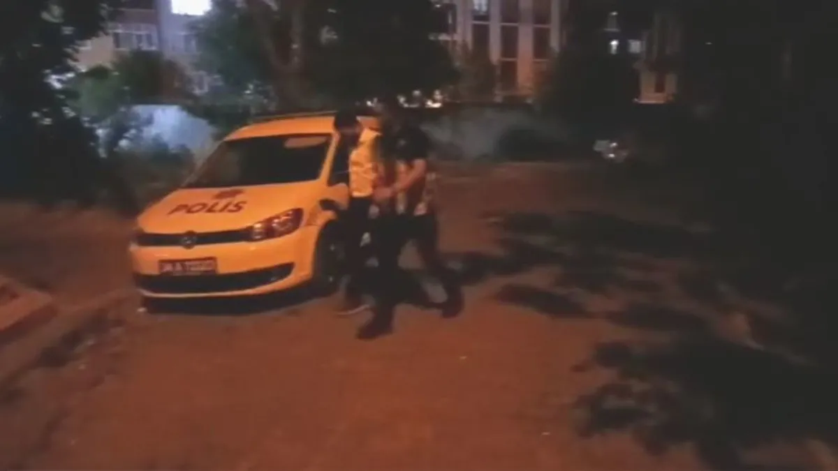 Kaldırımdan giden hafriyat kamyonu sürücüne gözaltı