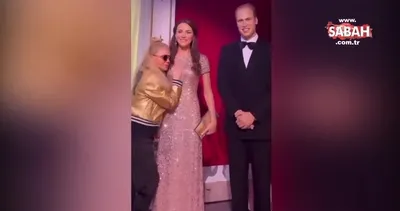 Ünlü şarkıcı Ceylan New York’ta bir müzeye gitti! Şarkıcı Ceylan balmumu heykeli neredeyse deviriyordu!